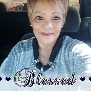 Meet your Posher, Elise